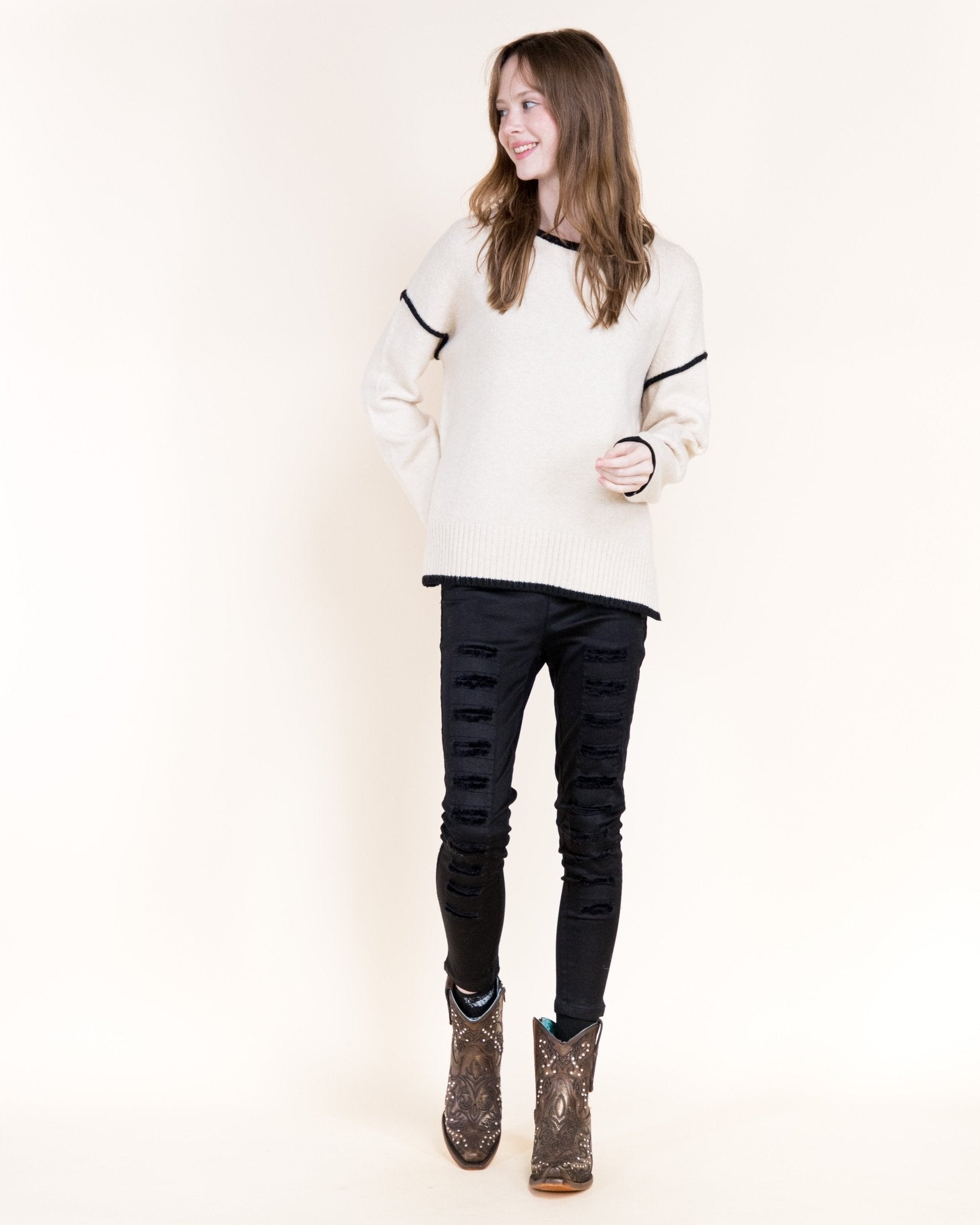 Contrast Hem Weekend Sweater - Beige - Very Moda