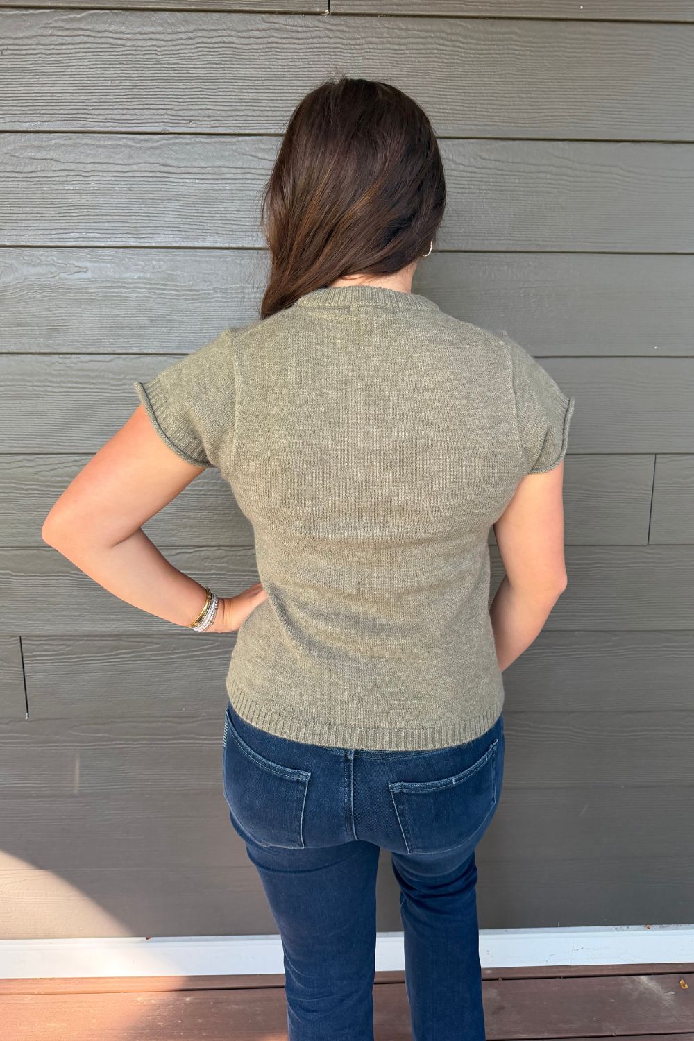 Elan Crew Neck Top In Light Olive - Elan