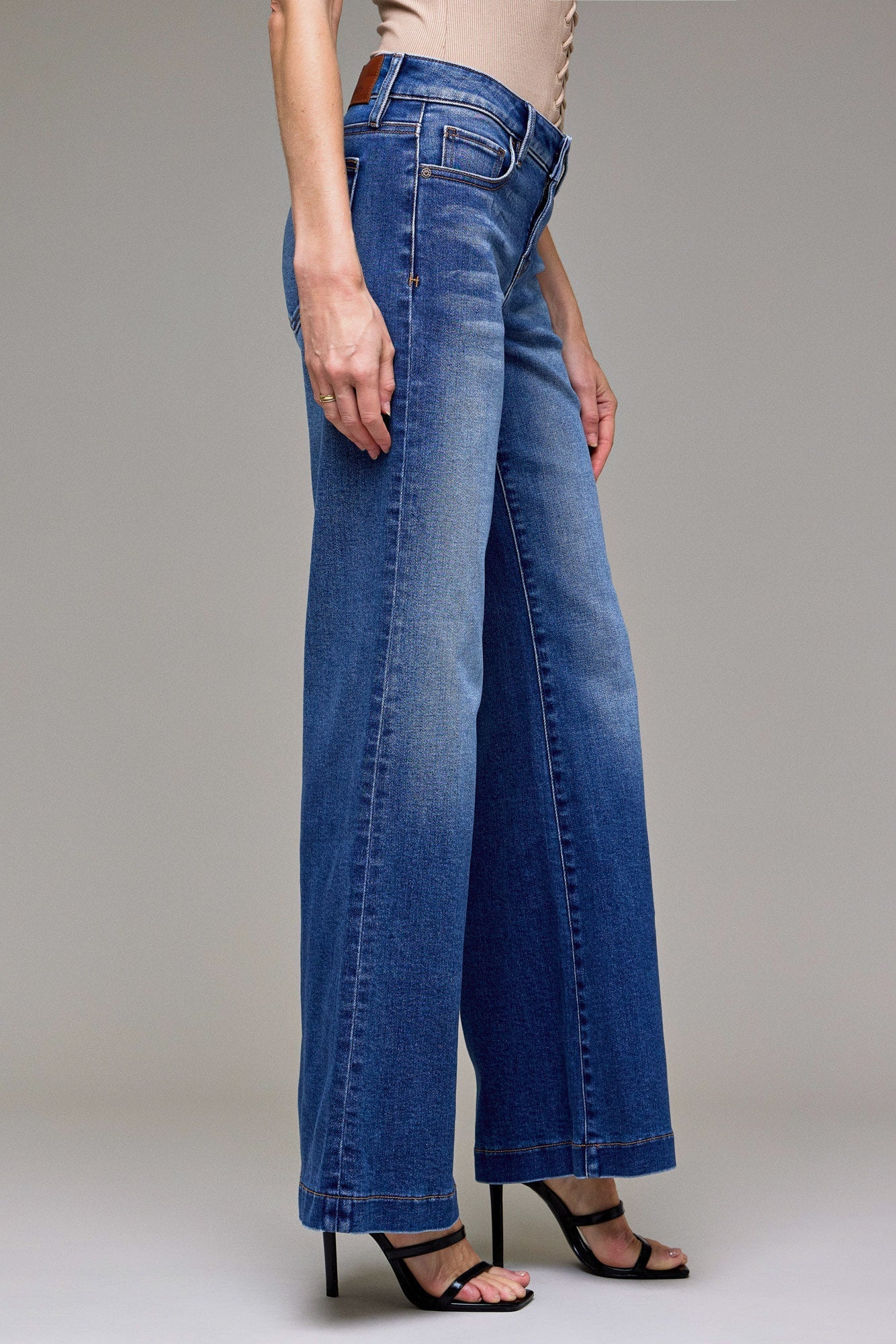 Hidden Low Rise Comfort Flare - Medium Dark - Hidden Jean