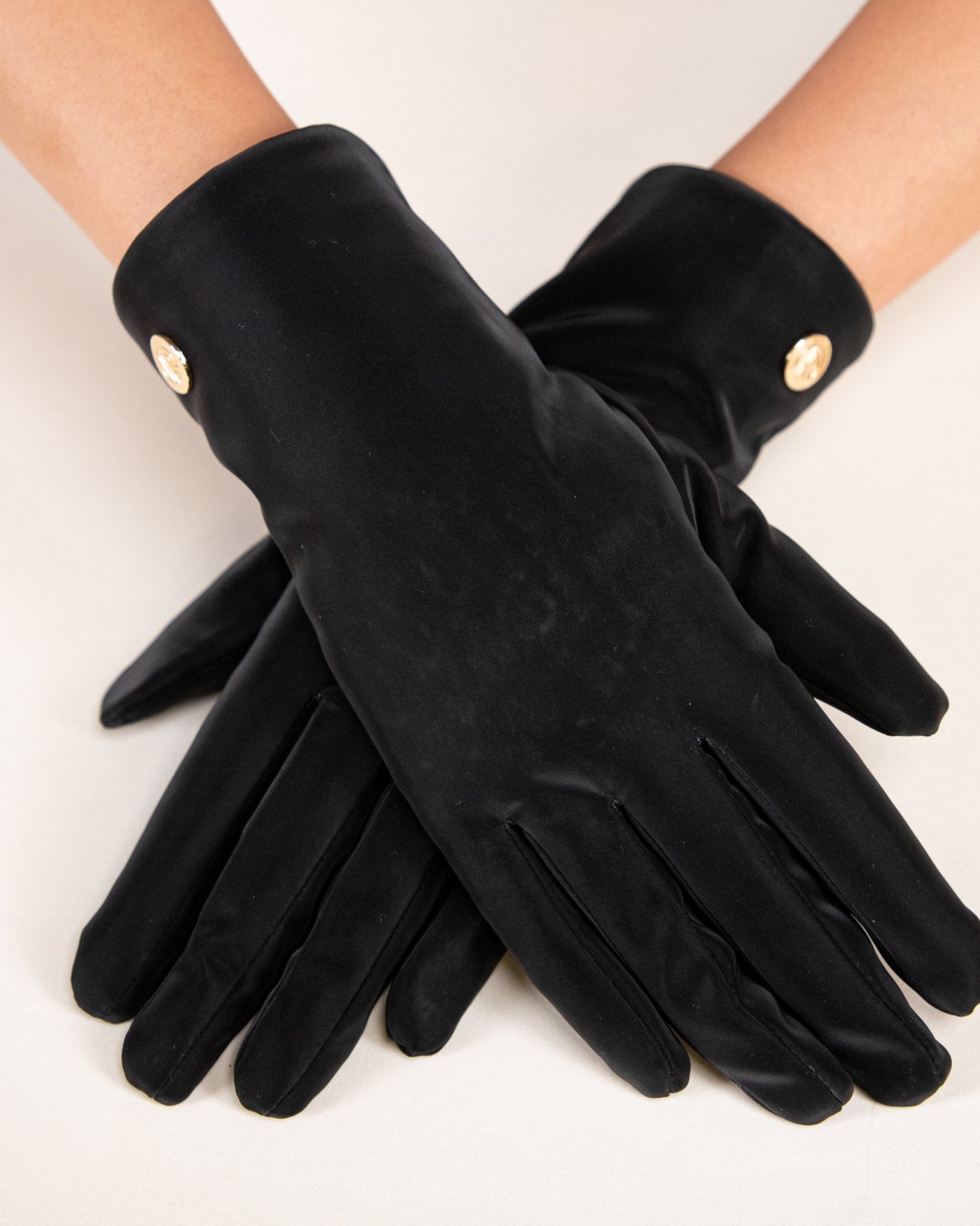Sleek Alpine Matte Gloves - Very Moda