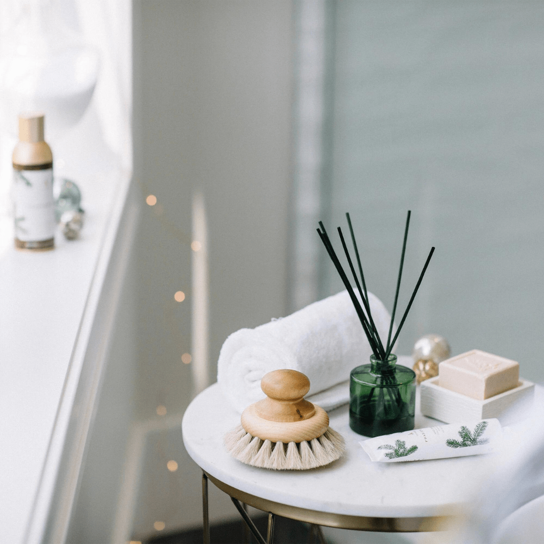 Thymes Green Petite Reed Diffuser - Frasier Fir - Thymes