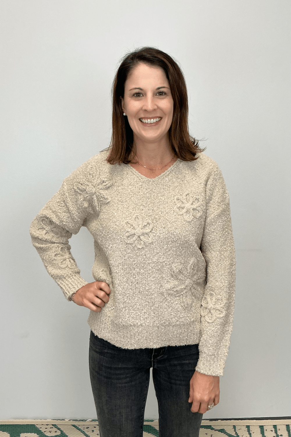 Very Moda Boucle Floral V - Neck Sweater - Khaki - Very Moda